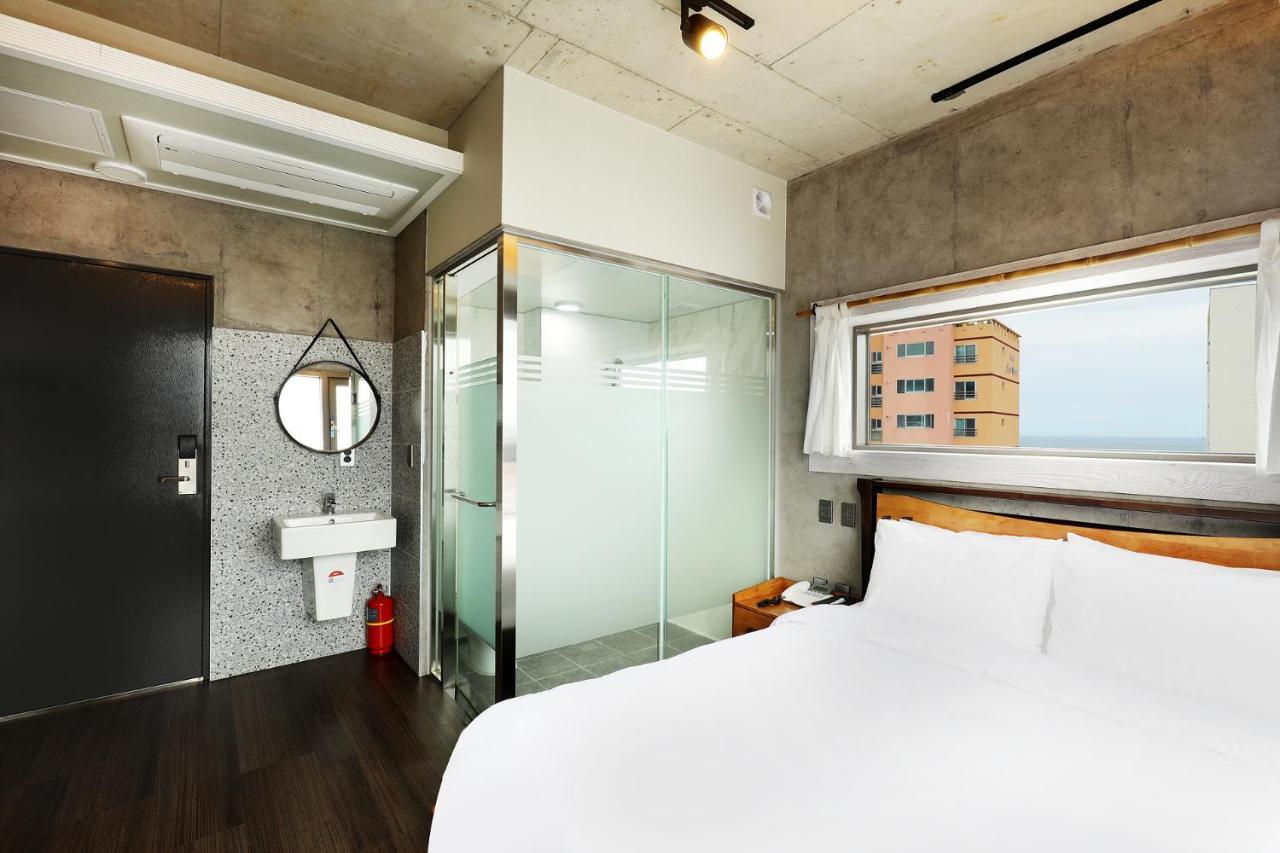 Cornerstone Hotel Seogwipo Exterior photo