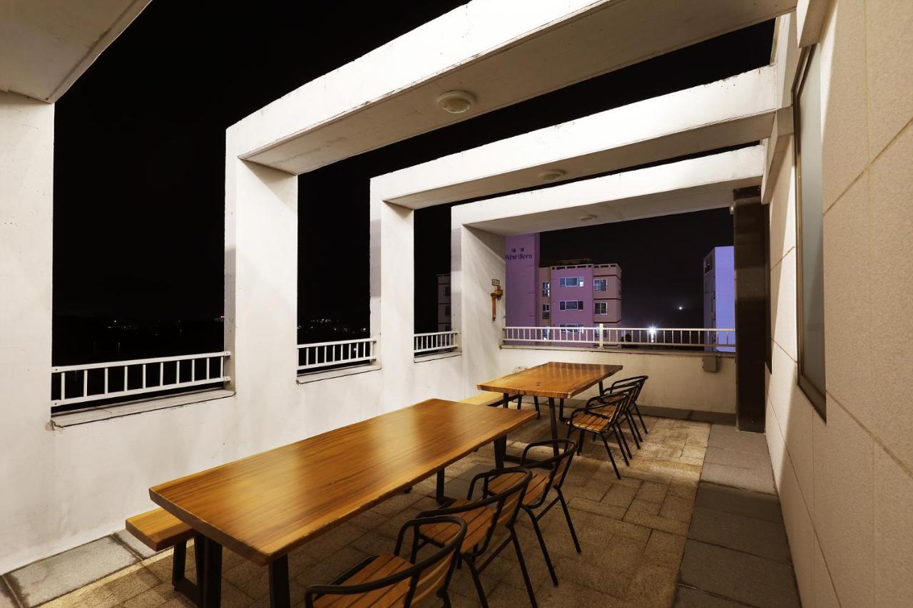 Cornerstone Hotel Seogwipo Exterior photo